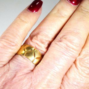 14K YELLOW GOLD WEDDING RING - SIZE 7